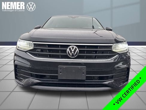 Certified 2022 Volkswagen Tiguan SE R-Line image 2