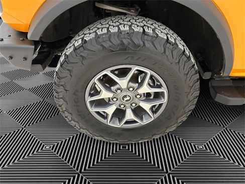 Used 2021 Ford Bronco Badlands image 9