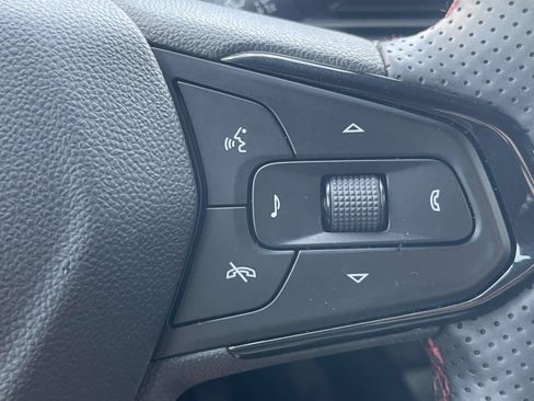 Used 2025 Chevrolet Trax RS w/ Driver Confidence Package FWD image 23