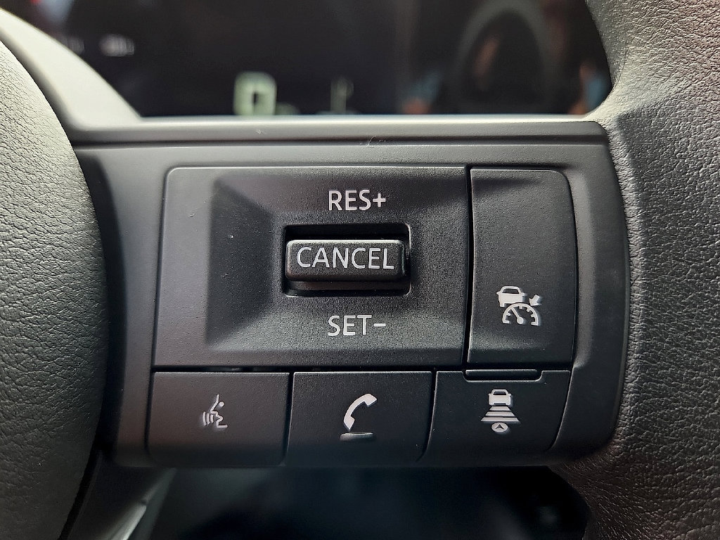 Used 2025 Nissan Kicks S FWD image 22