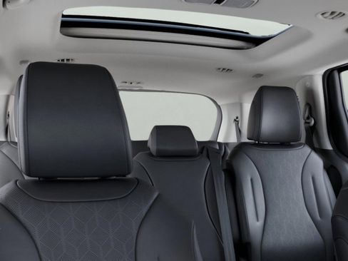 New 2026 Kia Carnival SX FWD image 23
