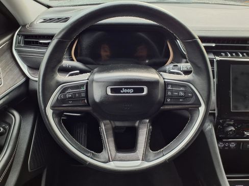 Used 2021 Jeep Grand Cherokee L Limited AWD/4WD image 16