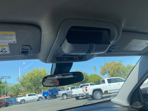 Used 2021 Chevrolet Equinox LT image 33