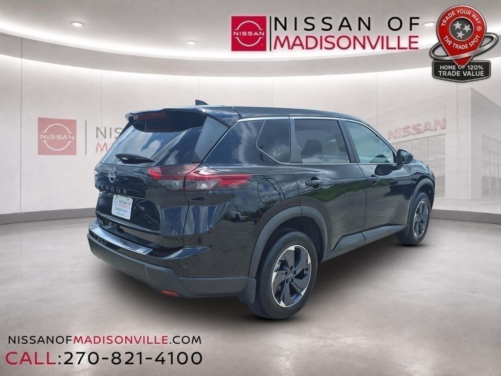 Used 2026 Nissan Rogue SV FWD image 2