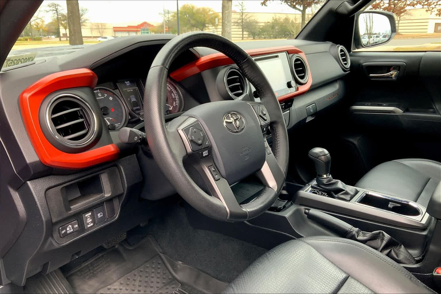 Used 2019 Toyota Tacoma TRD Sport w/ TRD Premium Sport Package RWD image 18