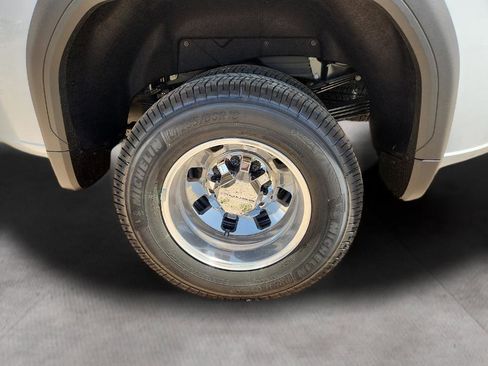 New 2026 GMC Sierra 3500 Denali Ultimate AWD/4WD image 9