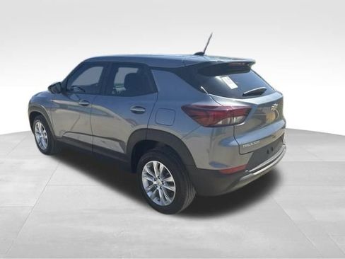 Used 2021 Chevrolet TrailBlazer LS FWD image 5