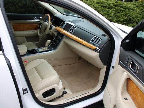 Used 2011 Lincoln MKS AWD w/ 201A Rapid Spec Order Code image 15