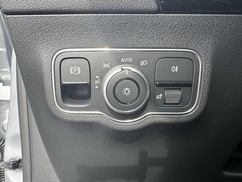 Used 2025 Mercedes-Benz GLA 250 image 13