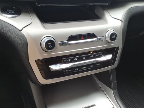 Certified 2023 Ford Explorer XLT AWD/4WD image 20