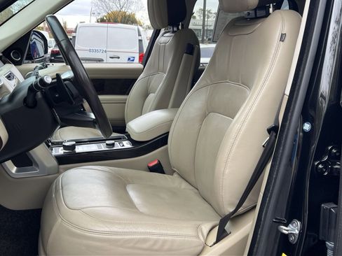 Used 2018 Land Rover Range Rover HSE image 11