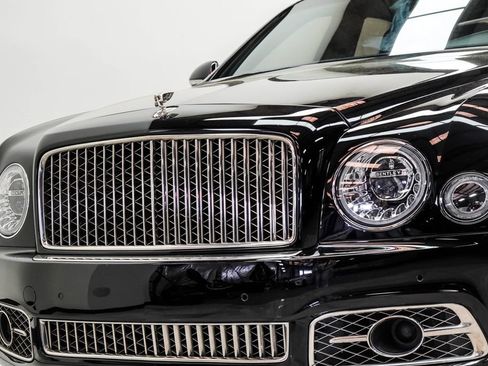 Used 2018 Bentley Mulsanne RWD image 2