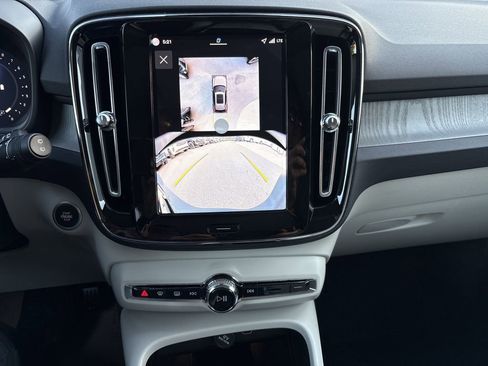 New 2026 Volvo XC40 B5 Ultra image 9