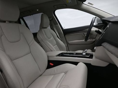 Used 2024 Volvo XC90 B6 Ultimate AWD/4WD image 35
