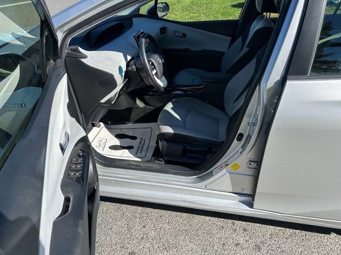 Used 2016 Toyota Prius Three Touring image 14