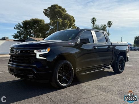 Used 2023 Chevrolet Silverado 1500 RST image 2