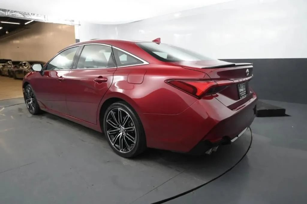 Used 2019 Toyota Avalon XSE w/ All Weather Liner Package FWD image 3