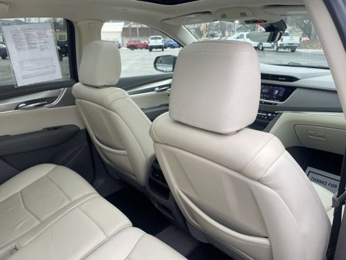 Used 2020 Cadillac XT5 Premium Luxury image 42