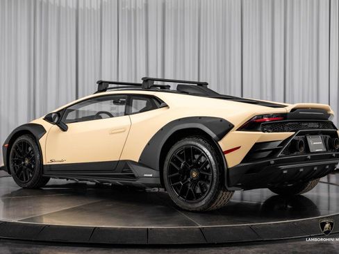 Used 2024 Lamborghini Huracan Sterrato image 20