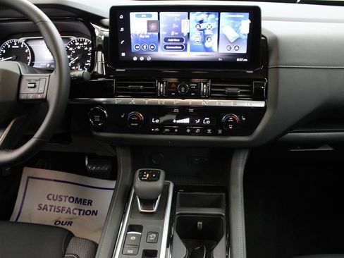 Used 2026 Nissan Pathfinder SV FWD image 21