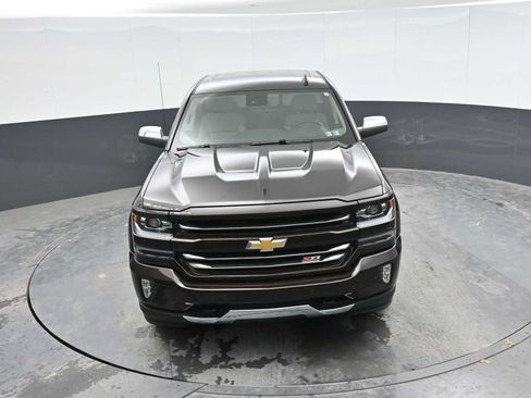 Used 2018 Chevrolet Silverado 1500 LTZ Z71 w/ LTZ Plus Package AWD/4WD image 17