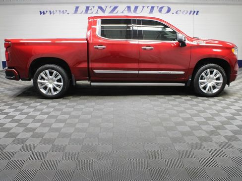 Used 2024 Chevrolet Silverado 1500 High Country w/ High Country Premium Package AWD/4WD image 2