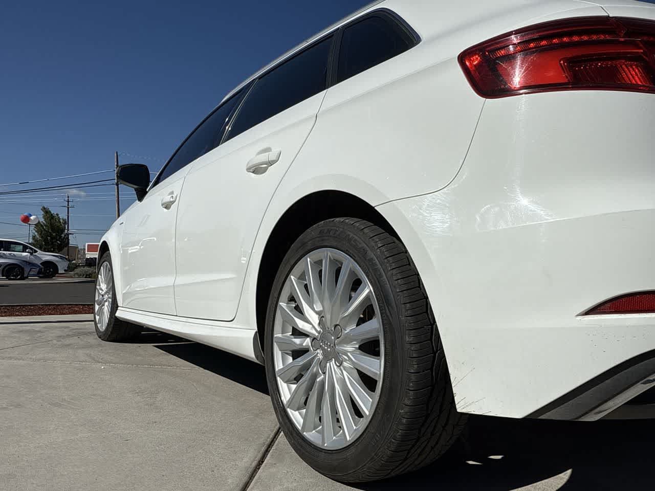 Used 2018 Audi A3 e-tron Premium Plus w/ Premium Plus Package FWD image 8
