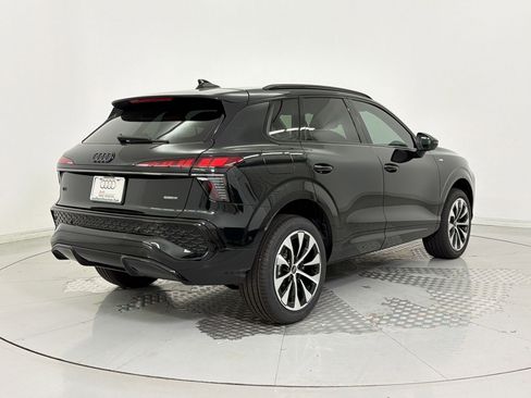 New 2026 Audi Q3 quattro 2.0T AWD/4WD image 8