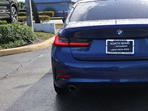 Used 2022 BMW 330i Sedan w/ Driving Assistance Package image 11