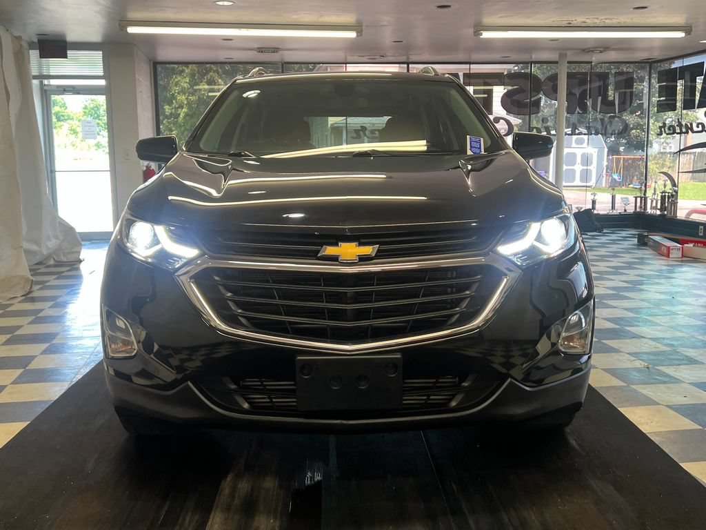 Used 2019 Chevrolet Equinox LT w/ Sun & Navigation Package AWD/4WD image 2