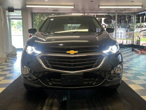 Used 2019 Chevrolet Equinox LT w/ Sun & Navigation Package AWD/4WD image 2