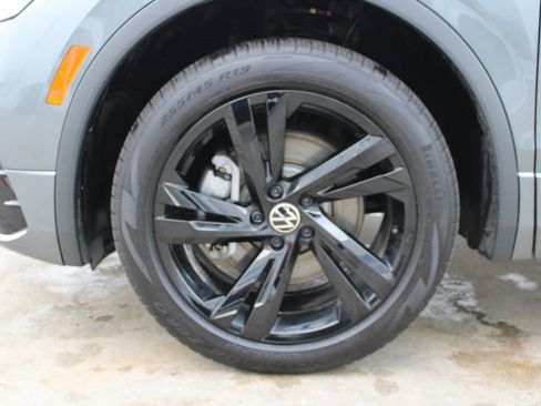 Certified 2024 Volkswagen Tiguan SE R-Line image 32