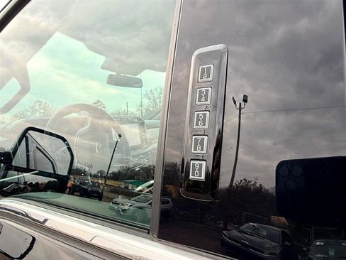 Used 2024 Ford F250 Platinum w/ Tremor Off-Road Package image 68