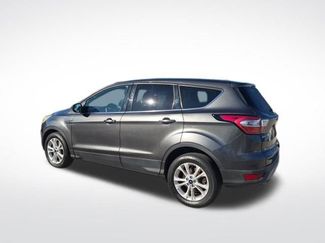 Used 2017 Ford Escape SE video 1