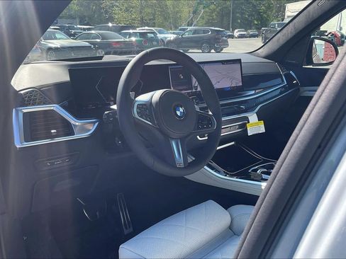 New 2026 BMW X5 xDrive40i w/ M Sport Package image 9