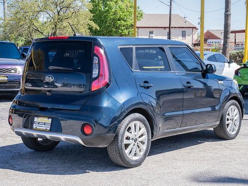 Used 2018 Kia Soul + image 5