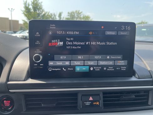Used 2025 Honda Pilot Elite image 30