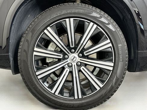 Used 2025 Volvo XC90 B5 Core image 11