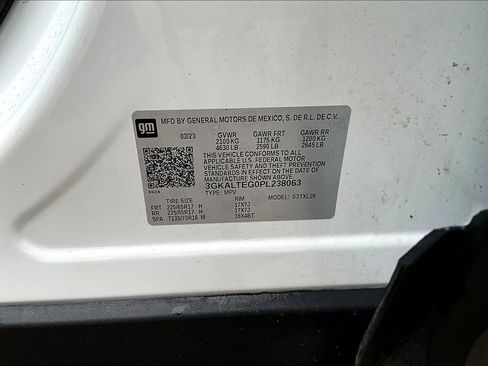 Used 2023 GMC Terrain SLE w/ Driver Convenience Package image 19