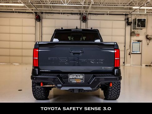 Used 2025 Toyota Tacoma TRD Pro AWD/4WD image 8