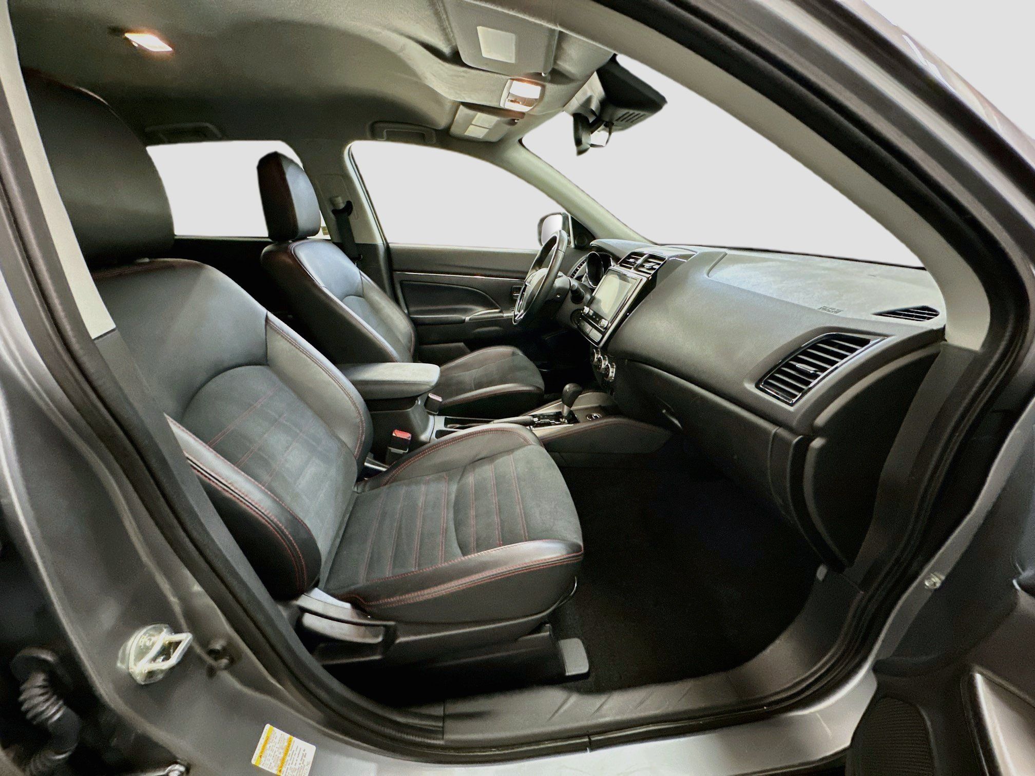 Used 2024 Mitsubishi Outlander Sport AWD image 31