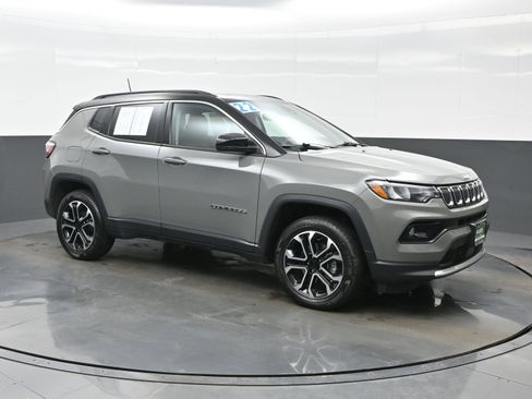 Used 2022 Jeep Compass Limited w/ Sun and Sound Group image 8