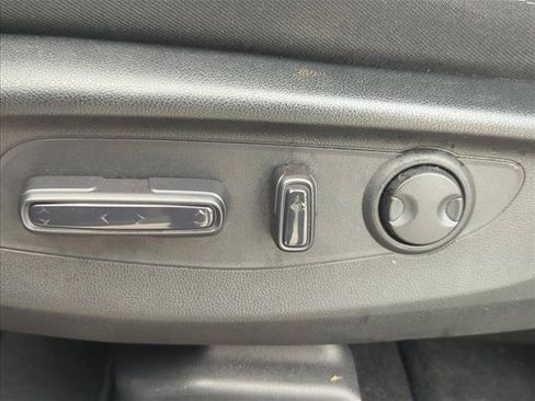 Used 2025 Honda CR-V EX image 10
