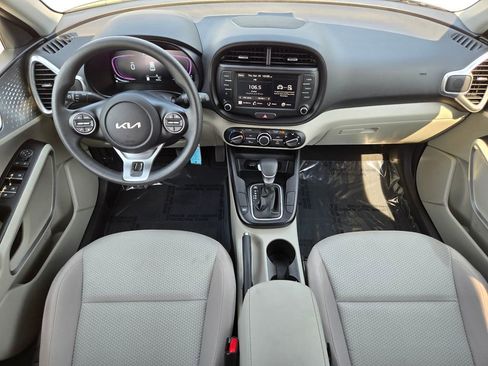 Used 2025 Kia Soul LX FWD image 19