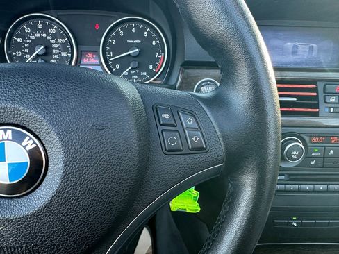 Used 2013 BMW 328i Convertible image 18