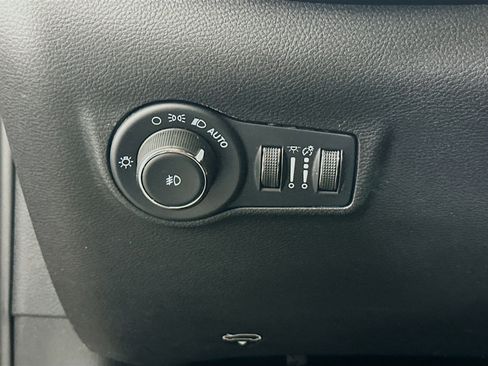 Used 2022 Jeep Compass Latitude AWD/4WD image 17