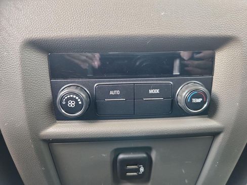 Certified 2019 Chevrolet Traverse LT FWD image 10