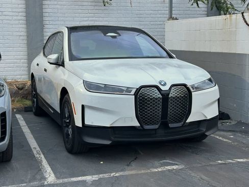 Used 2024 BMW iX xDrive50 w/ Premium Package AWD/4WD image 2