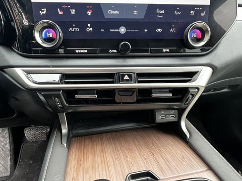 Certified 2023 Lexus RX 350 Premium w/ Accessory Package image 27