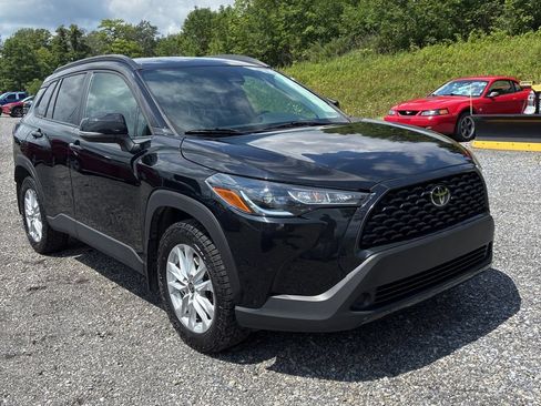 Used 2023 Toyota Corolla Cross LE w/ Moonroof Package AWD/4WD image 5